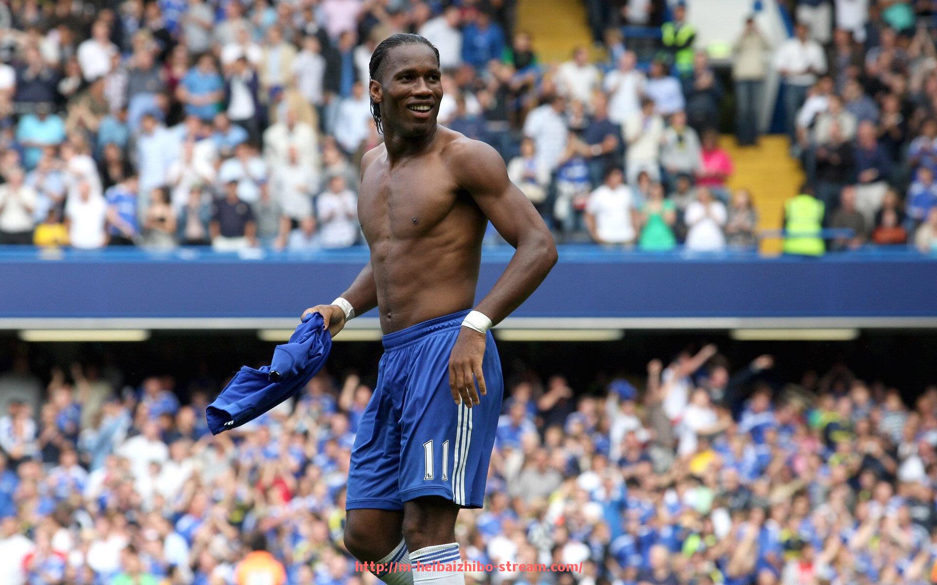 黑白体育直播-荷甲球队在欧冠中的表现与成绩